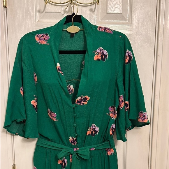 Green Flutter Sleeve Wrap Jumpsuit - Picture 3 of 9